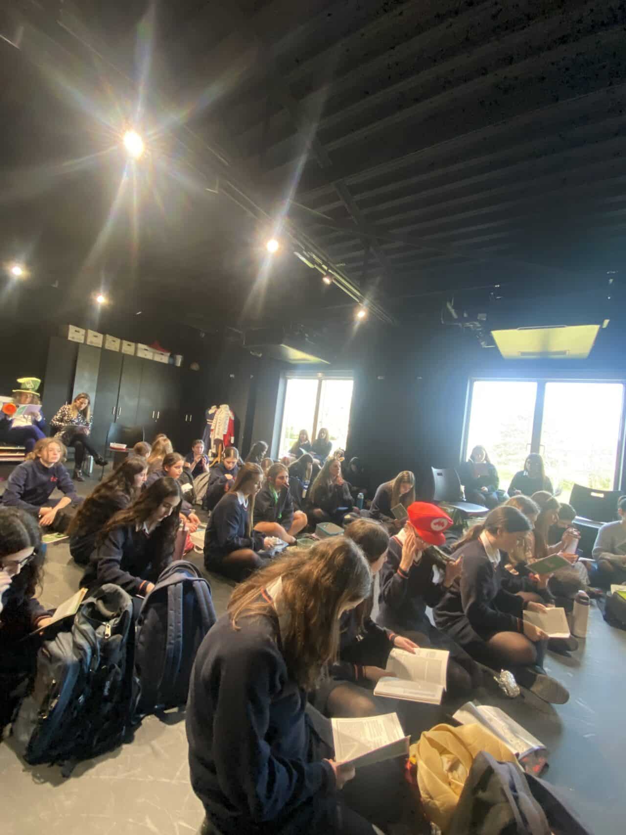 Jewish Society Marks Purim with All Female Megillah Reading | Habs Girls